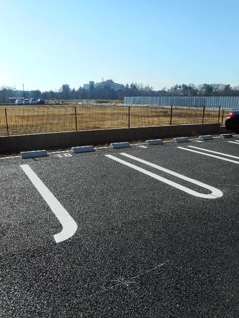 ブライト　セゾンの駐車場