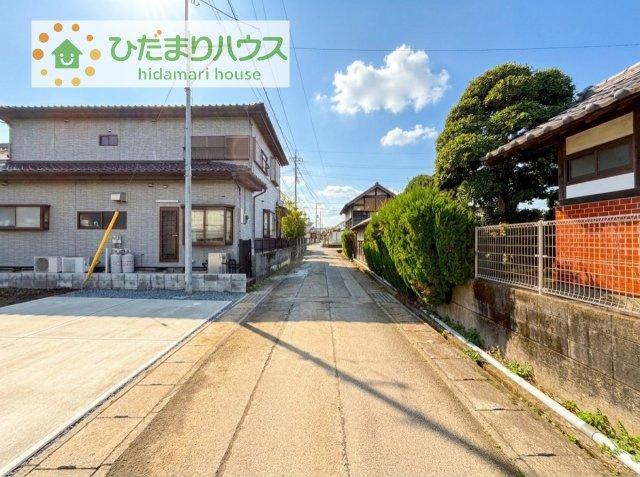 【前面道路含む現地写真】 | つくば市栗原1期　新築戸建 | たっぷりの陽光と心地よい風が舞い込む住まい♪