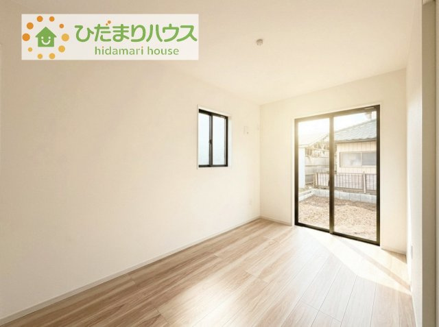 【洋室】 | つくば市栗原1期　新築戸建 | お掃除しやすく、清潔感を保てるのでダニも発生しにくいフローリング♪