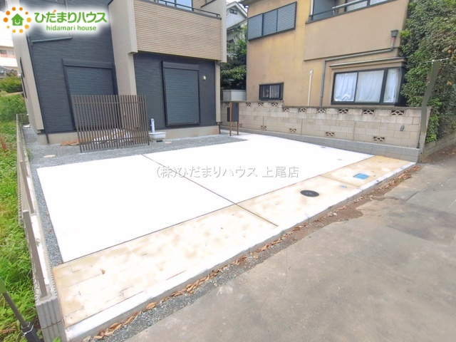 桶川市北1丁目　新築戸建　ブルーミング01の駐車場