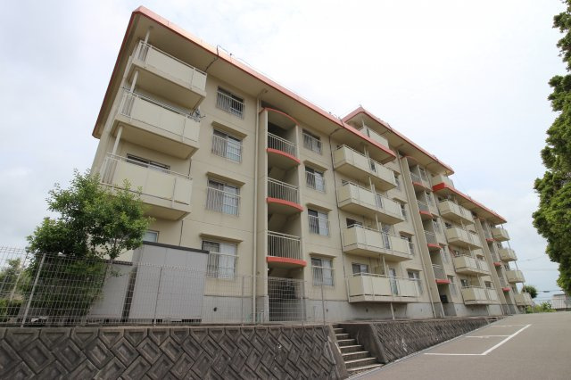 白川台藤ハイツの外観