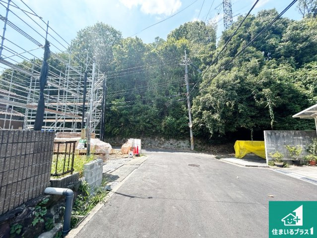 ●29(土)30(日)現地案内可能！　香芝市穴虫　第4期　新築一戸建ての前面道路含む現地写真|駅やスーパー、小学校・中学校等日常生活に欠かせない情報や道のりもご紹介いたしますのでお気軽にご相談ください。