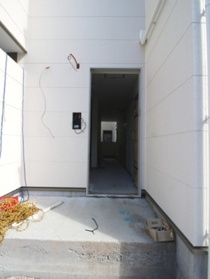 【エントランス】 | ジーメゾン川越稲荷町グリュック | 毎日通るエントランスはこのようになっています