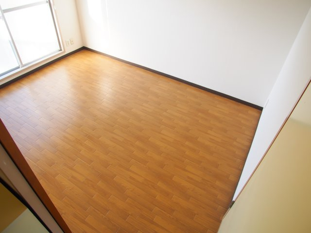 グリーンハイツ桃山の洋室