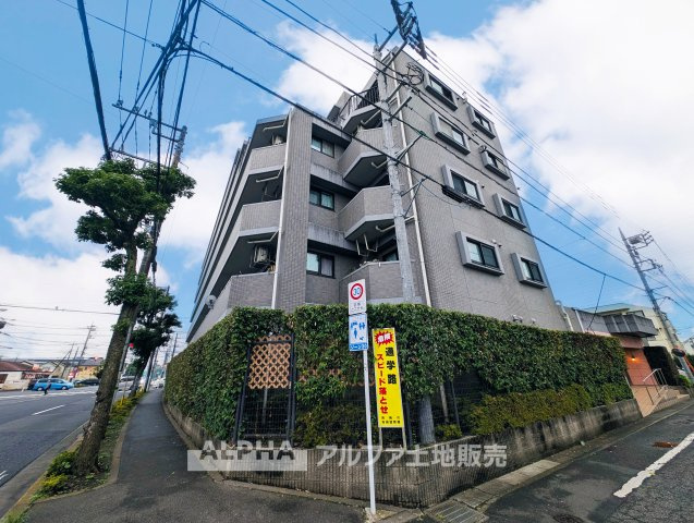 リーベスト青梅新町の外観|【Morning Light】◆朝の光から始まる暮らし◆
やわらかな光が差し込む住まい。ここで迎える朝が、慌ただしい日常に少しの余裕と穏やかな時間を届けてくれる。