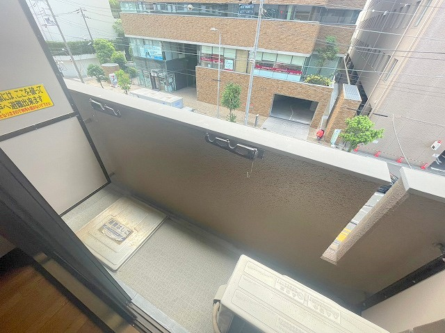 リーガル新大阪Ⅲのバルコニー