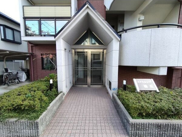 エクセルシア楠丘のエントランス