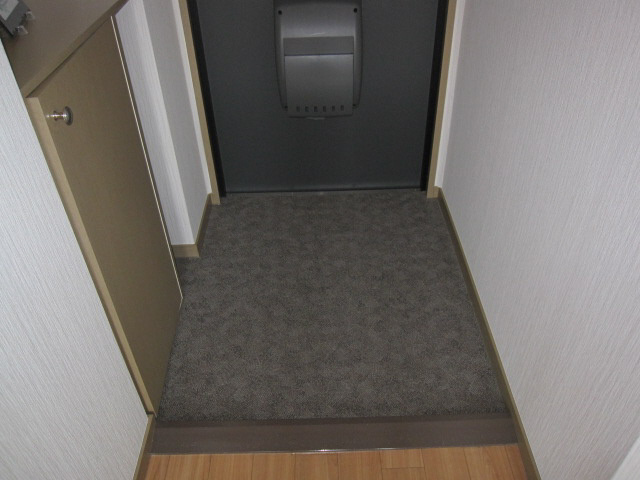 ファミール富永Cのエントランス