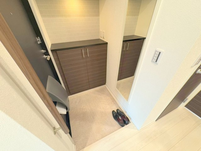 くるみハイツの玄関|収納もある玄関です