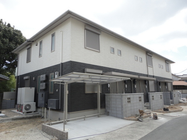 高砂市阿弥陀町阿弥陀のアパートの外観