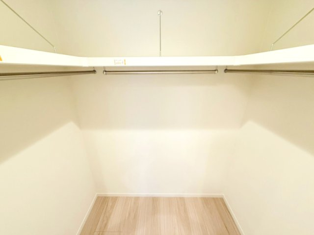 ネバーランド新小岩ブライティスの収納|「片付く住まいは、心まで整う。ゆとりある毎日を叶えるWIC。