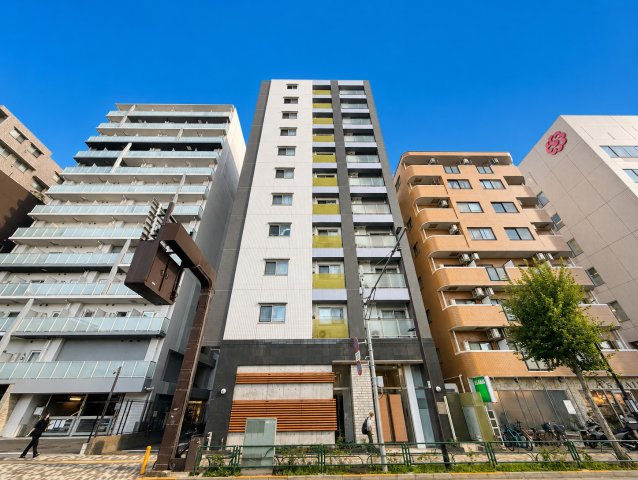 ネバーランド新小岩ブライティスの外観|重厚感と高級感を兼ね備えた外観デザインが住まいの価値を高めます。