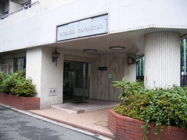 ハイネス要町のエントランス