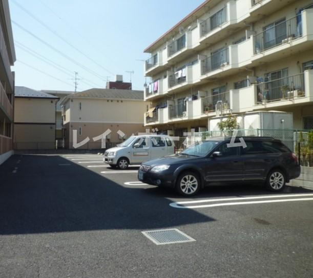 Ardeur アルドゥールの駐車場|駐車場があるので、車を買う予定の方も安心です