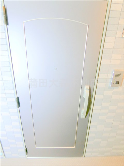 ルーブル東蒲田八番館の玄関