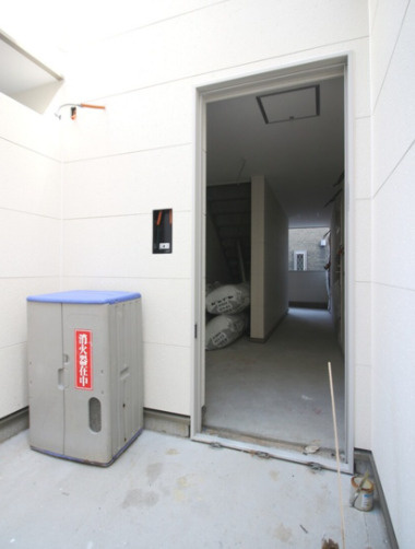 【エントランス】 | ジーメゾン川越稲荷町グリュック | 毎日通るエントランスはこのようになっています