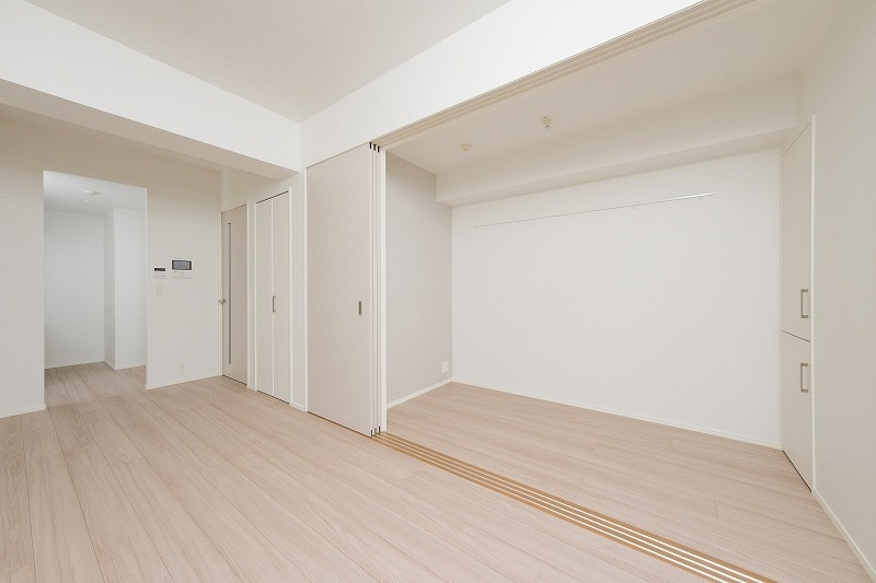 新品家具付きマンション下呉服町23(KaGood福岡)の居間・リビング
