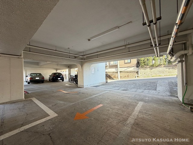 【駐車場】