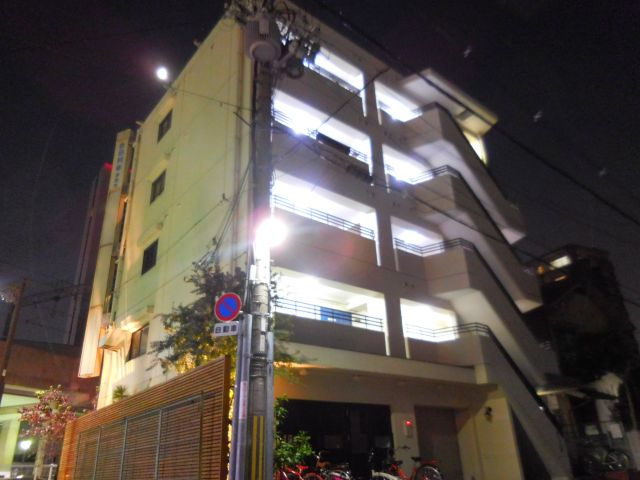第一吉田ビルのエントランス