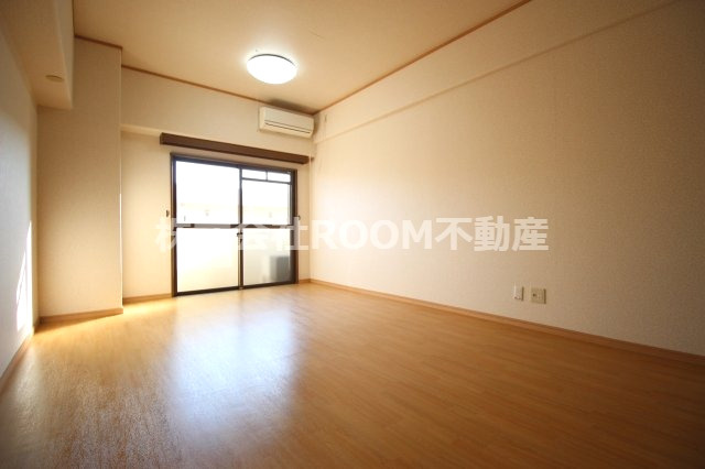 第8年見マンションの洋室