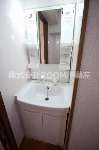 第8年見マンションの独立洗面台