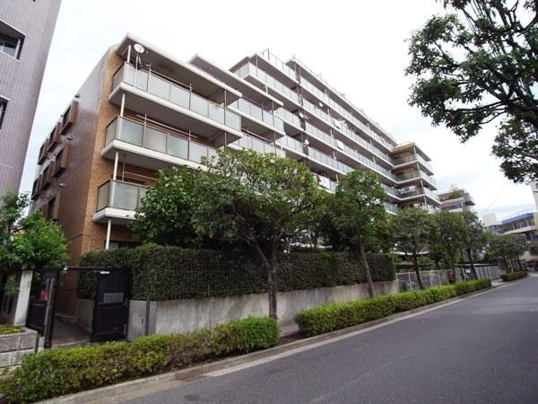 バームハイツ西葛西の外観|バームハイツ西葛西：スーパーやコンビニ近く買物便利！