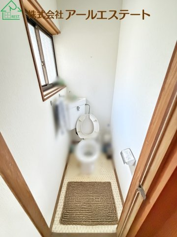 高砂市阿弥陀町魚橋　　中古戸建のトイレ
