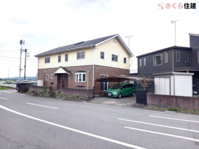 さくら市喜連川　中古住宅の前面道路含む現地写真