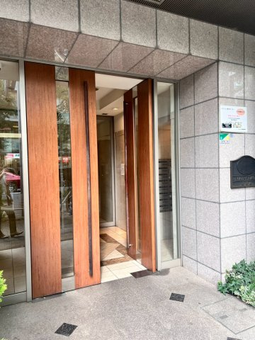 メインステージ西新宿のエントランス