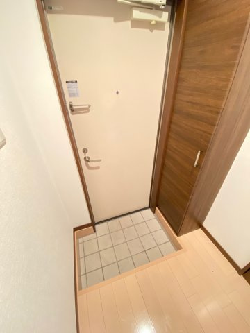 カーサメイプル千葉中央の玄関|※反転タイプ