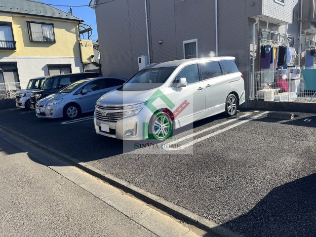 パフィオビラの駐車場