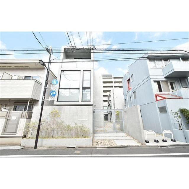 スクエアコート早稲田の外観|落ち着いた雰囲気の外観です