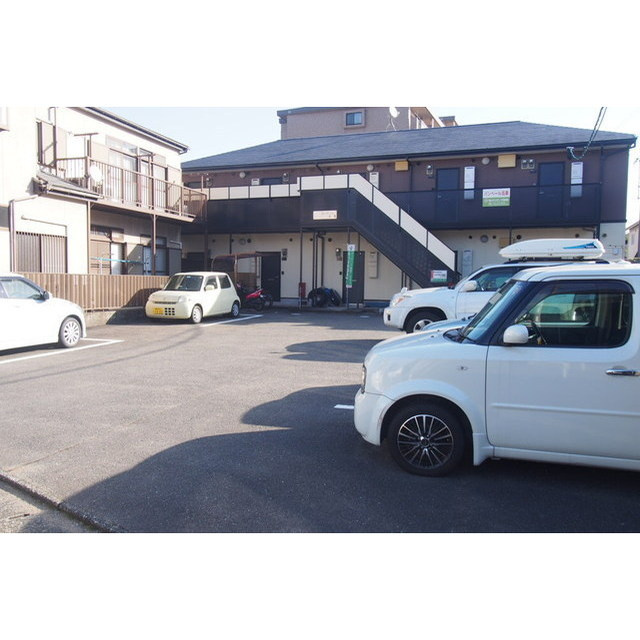 バンベール五条の駐車場|別号室タイプ