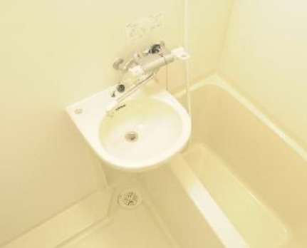 レオパレスプランドール八広の洗面所