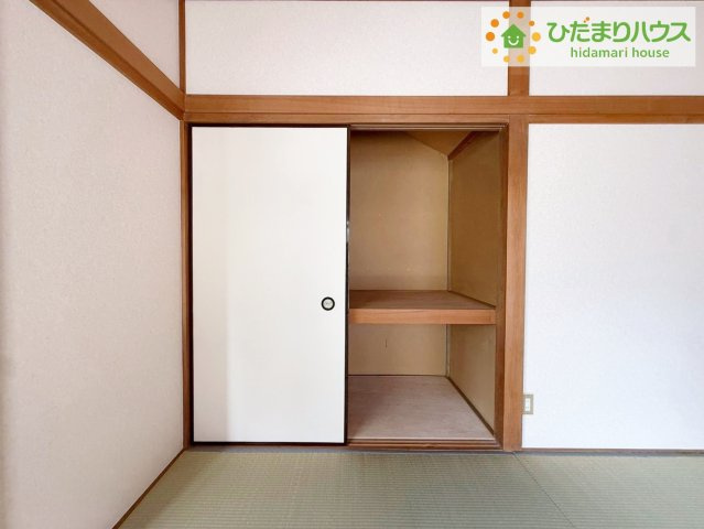 常陸太田市大森町　中古戸建の和室|"和室の収納は横開きクローゼット！
しまった物の出し入れも楽々です(^^)"