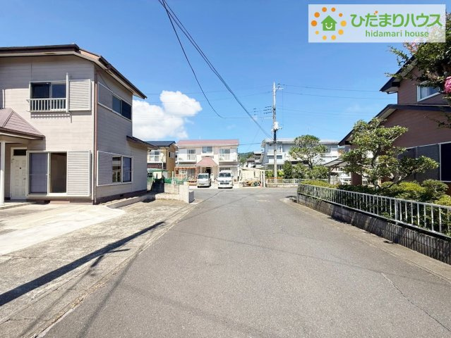 常陸太田市大森町　中古戸建の前面道路含む現地写真|閑静な住宅地で叶える穏やかな新生活☆彡