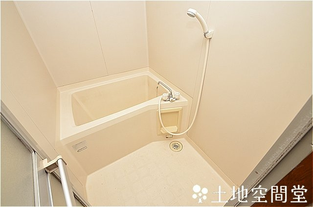 シャトレ穴生Vの浴室