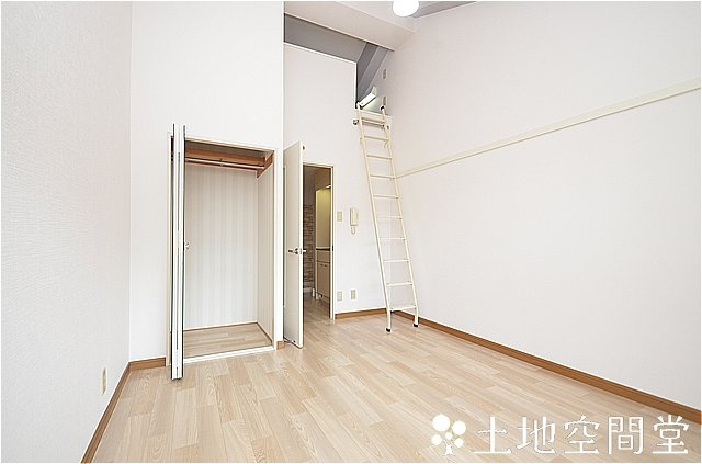 北九州市八幡西区岡田町の賃貸マンションの寝室
