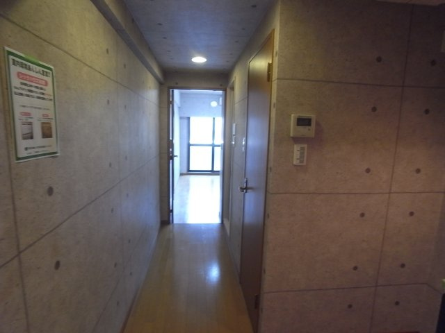 フェニックス三軒茶屋の内装|明るい室内です