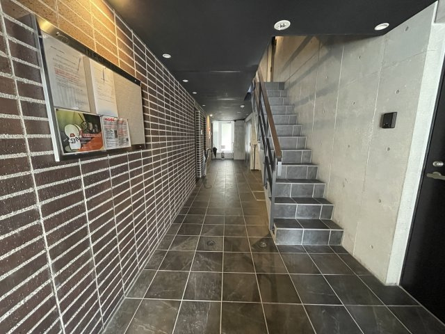 アレーロ大岡山のエントランス|落ち着いたエントランスです
