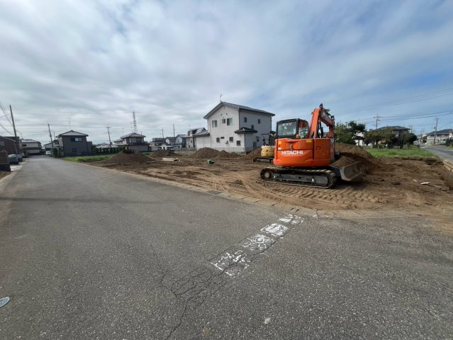 【Livele Garden】　下都賀郡野木町友沼　全3邸の外観|写真手前から1号棟、2号棟、3号棟です（＾＾）
2026年8月撮影