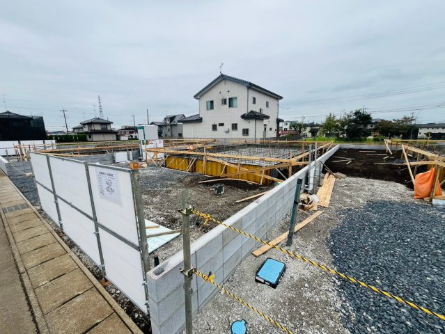 【Livele Garden】　下都賀郡野木町友沼　全3邸の前面道路含む現地写真|各棟収納充実の間取りです♪
2026年8月撮影