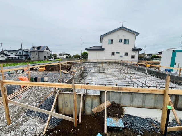 【Livele Garden】　下都賀郡野木町友沼　全3邸の外観|基礎が入りました♪
2026年8月撮影