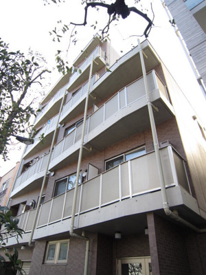 【外観】 | ヴィーアセッテ | 鉄筋コンクリート造のがっちりとした建物。