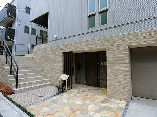 ラ・コリーヌ谷中のエントランス|建物の内部です