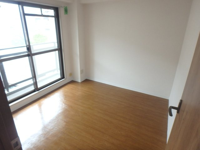【寝室】 | ラフォーレハタⅡ | 落ち着いて過ごせるお部屋なので、寝室にいかがでしょうか