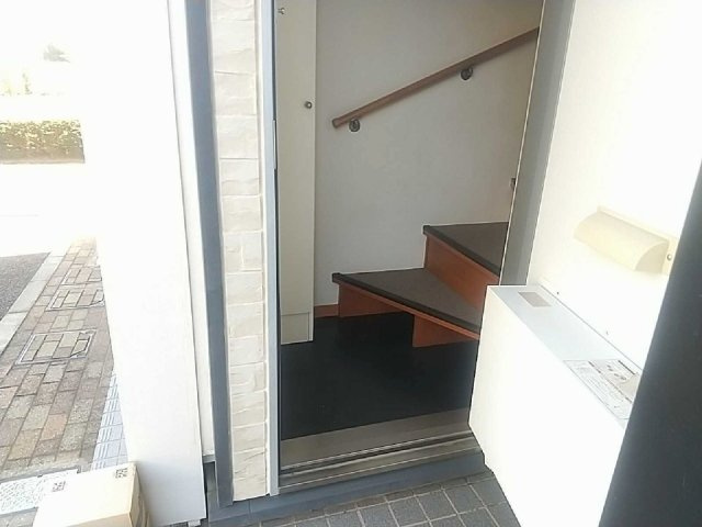 レオパレスヴィラ－ジュの玄関|きれいな玄関です