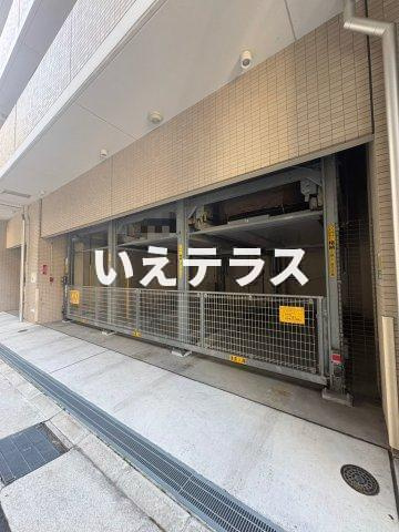 S-RESIDENCE神戸元町の駐車場