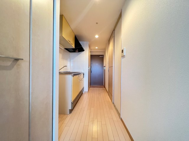 エス・キュート上本町イーストの玄関
