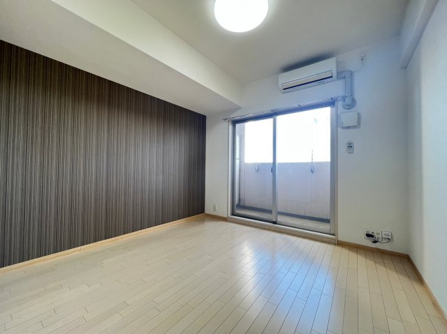 エス・キュート上本町イーストの居間・リビング